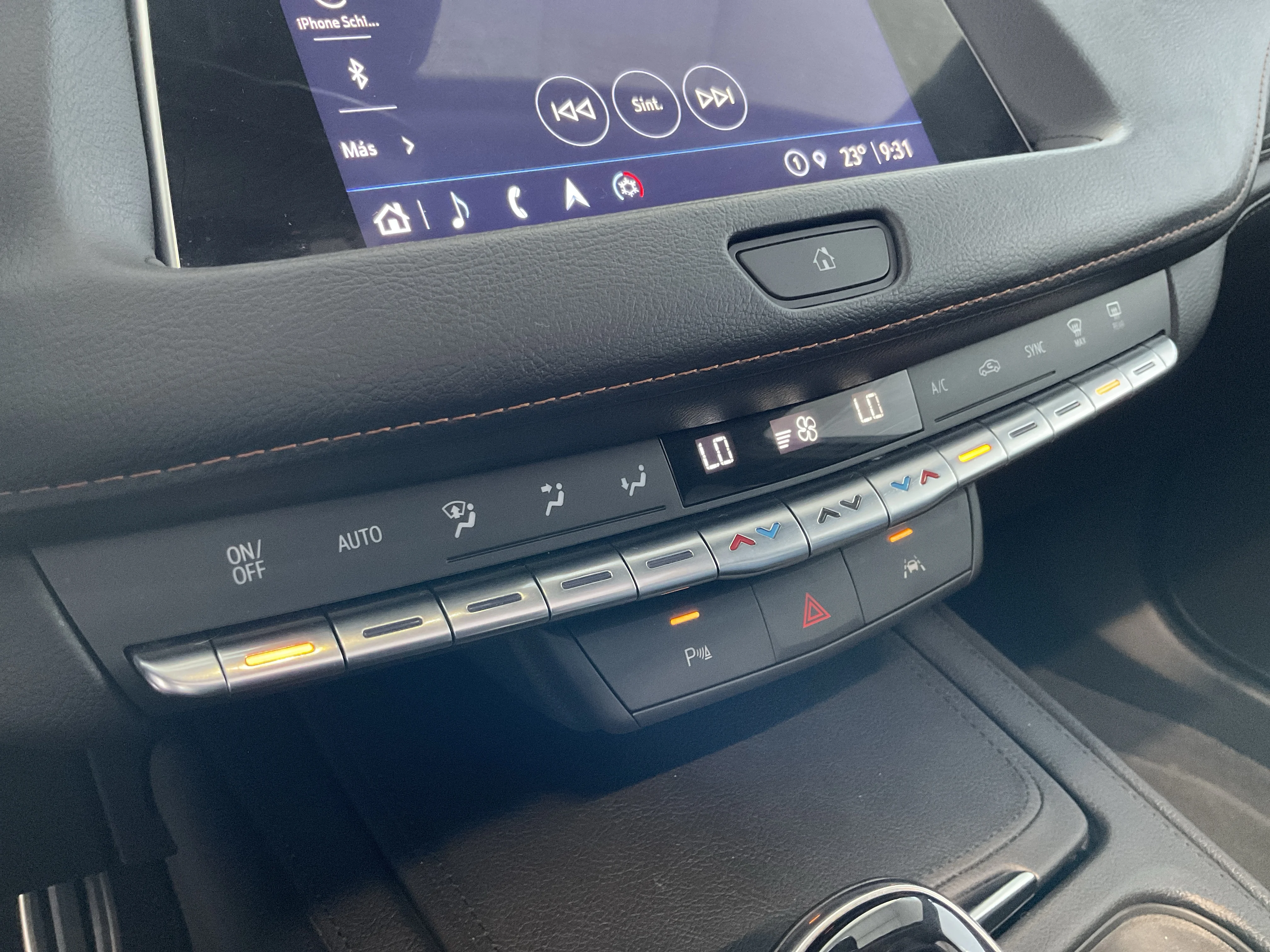 Interior 6