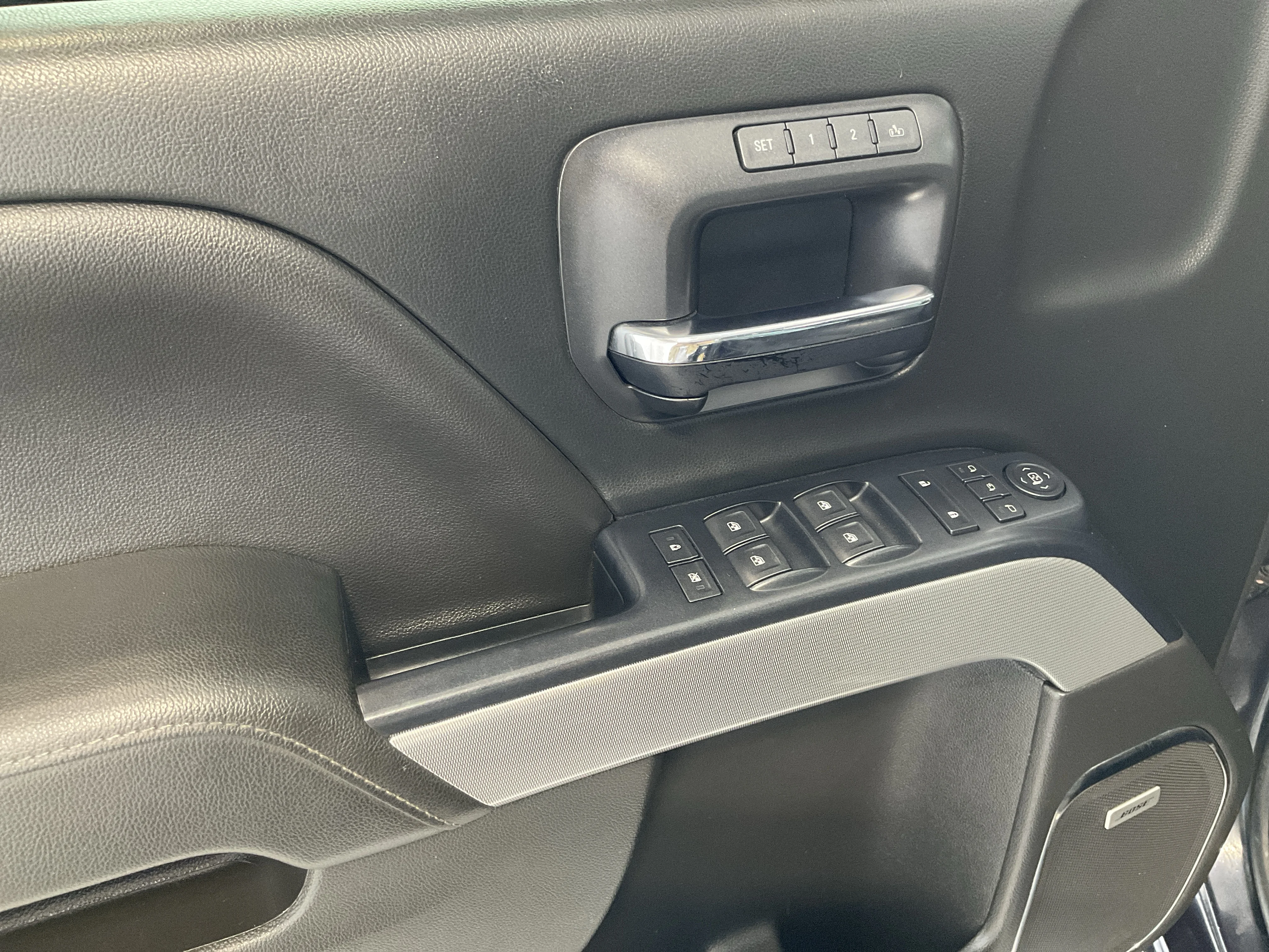 Interior 5