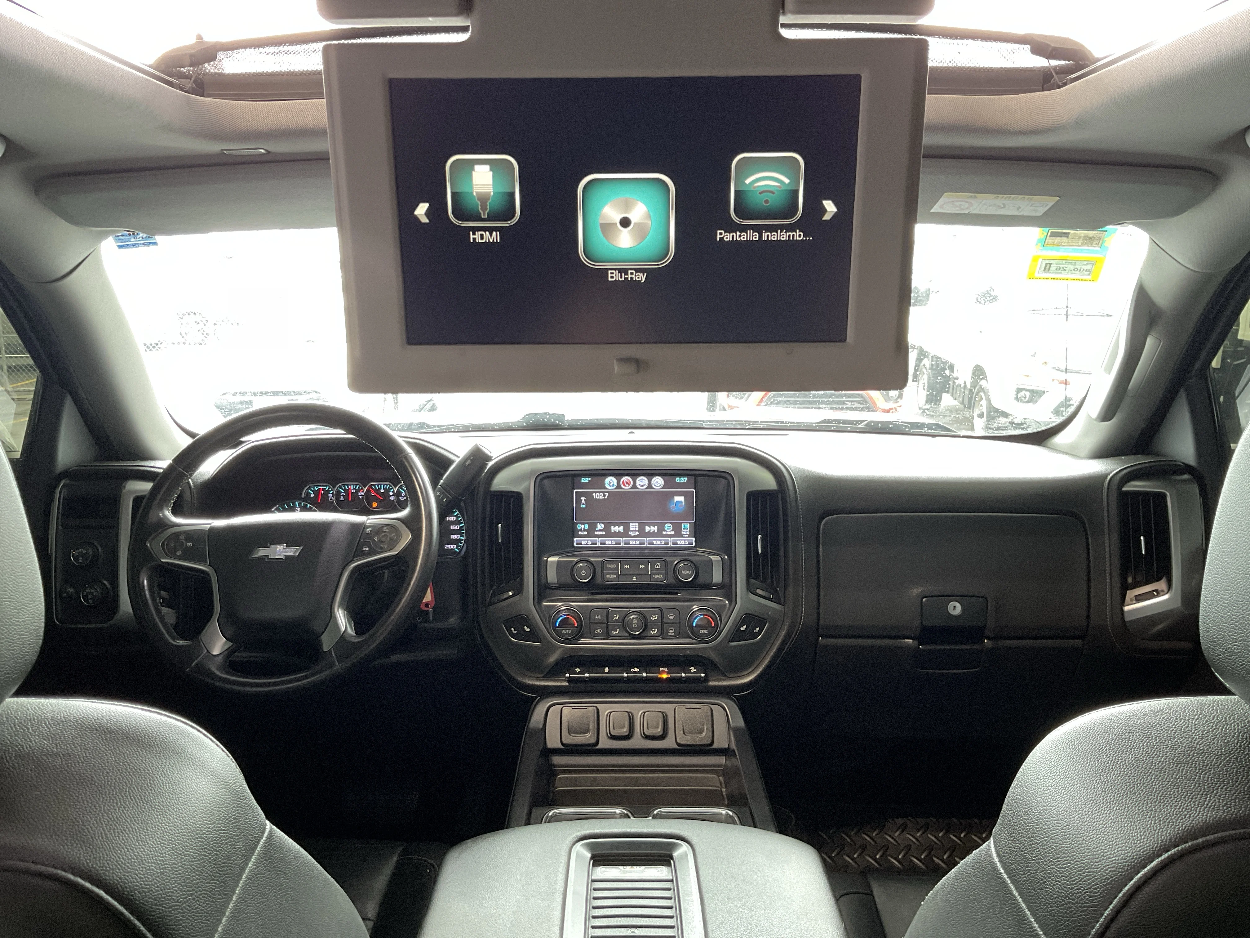 Interior 9