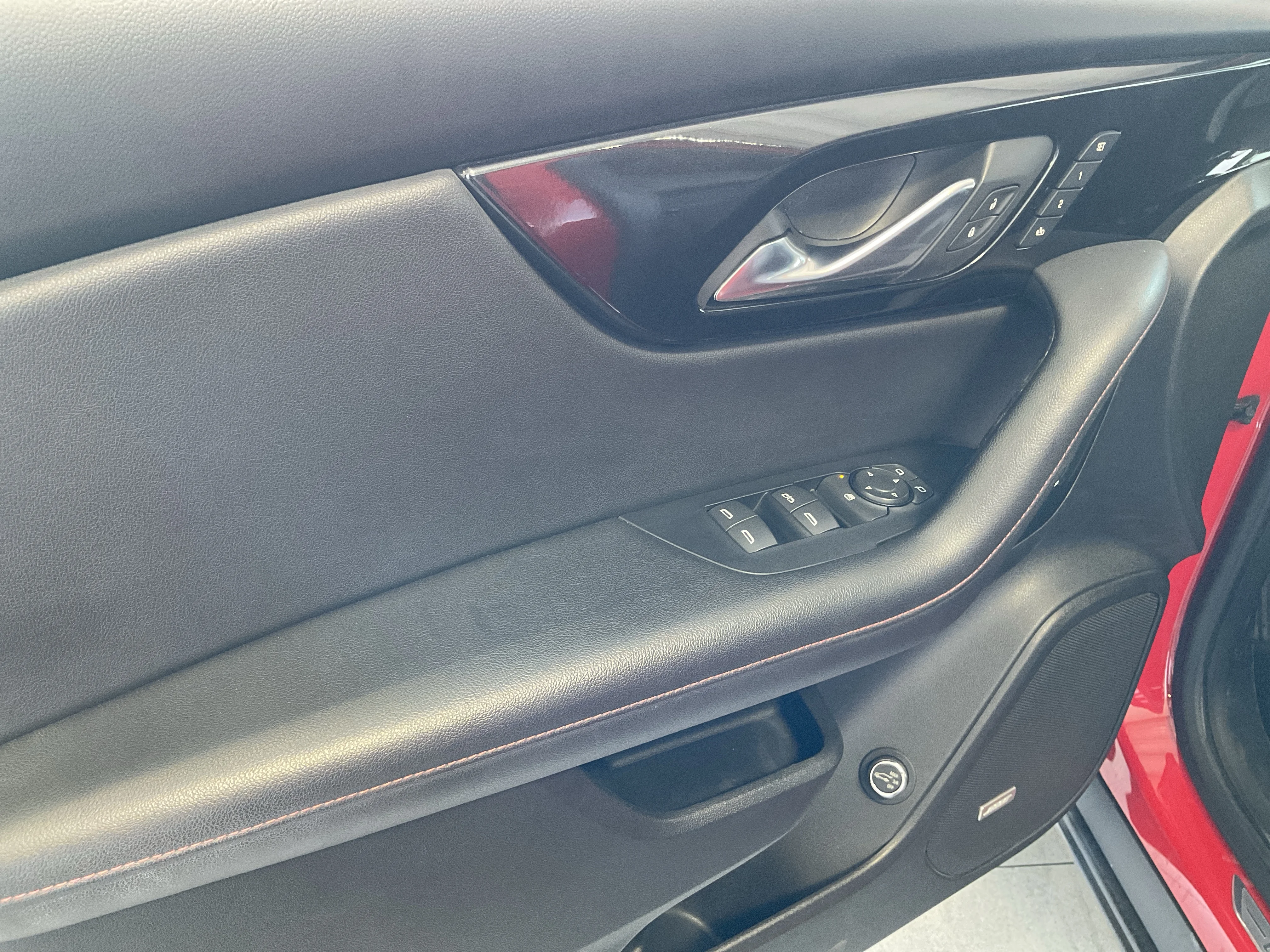 Interior 5