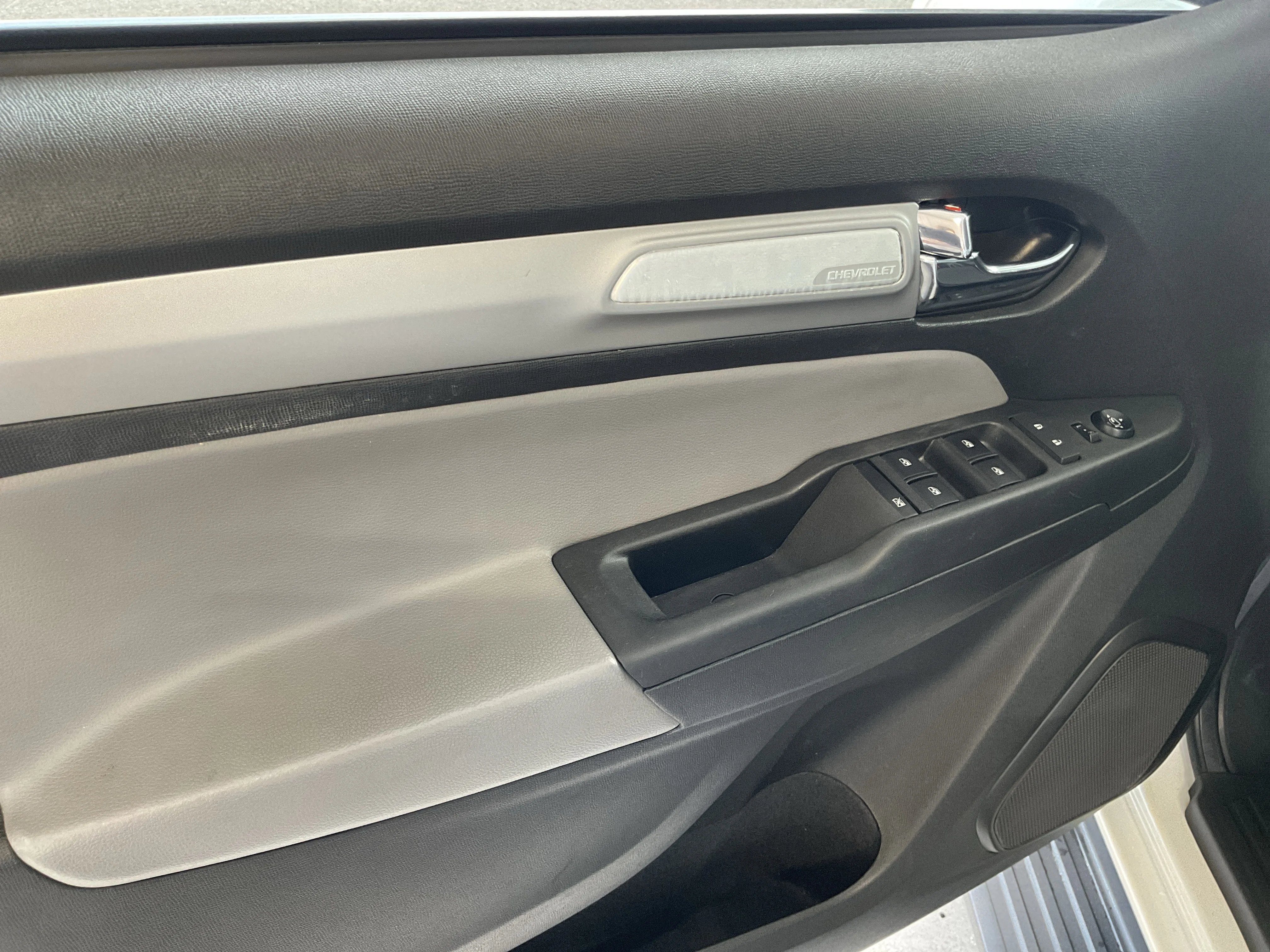Interior 5