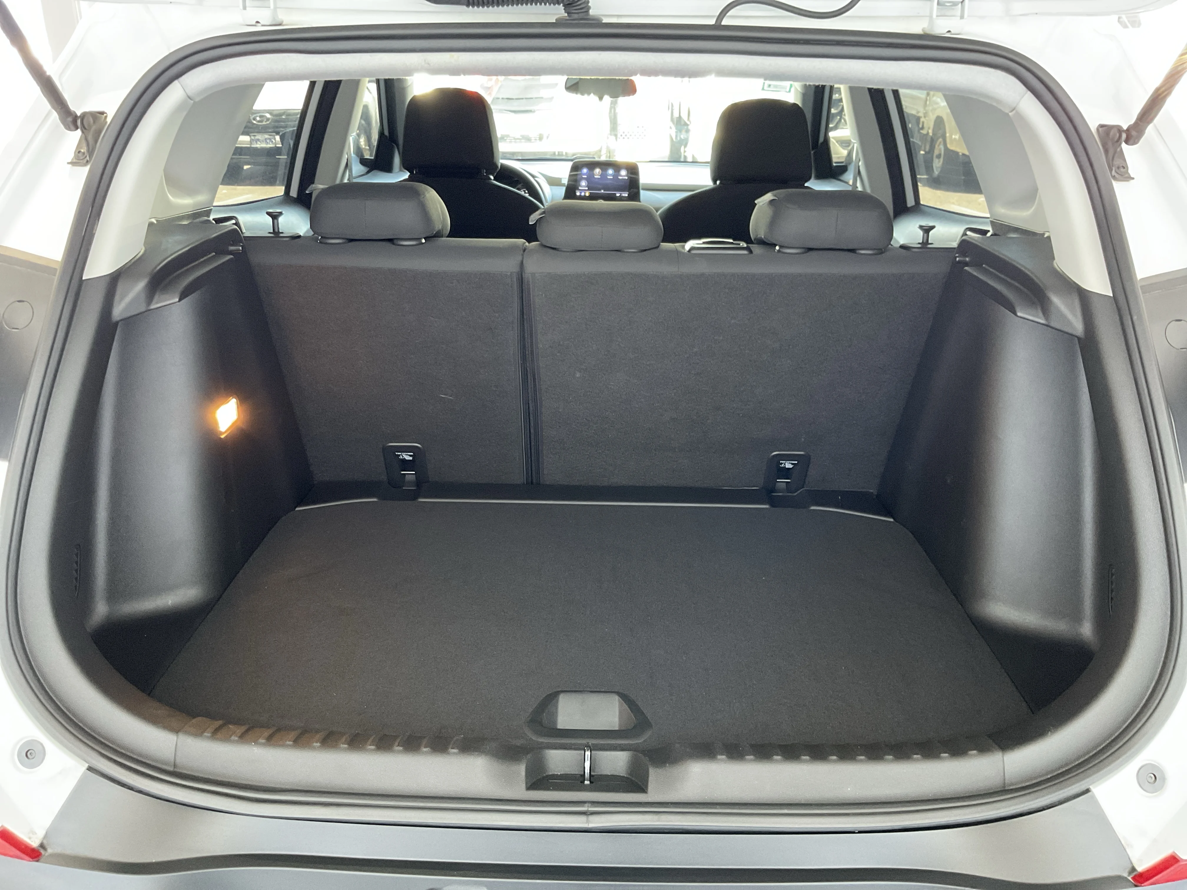 Interior 4