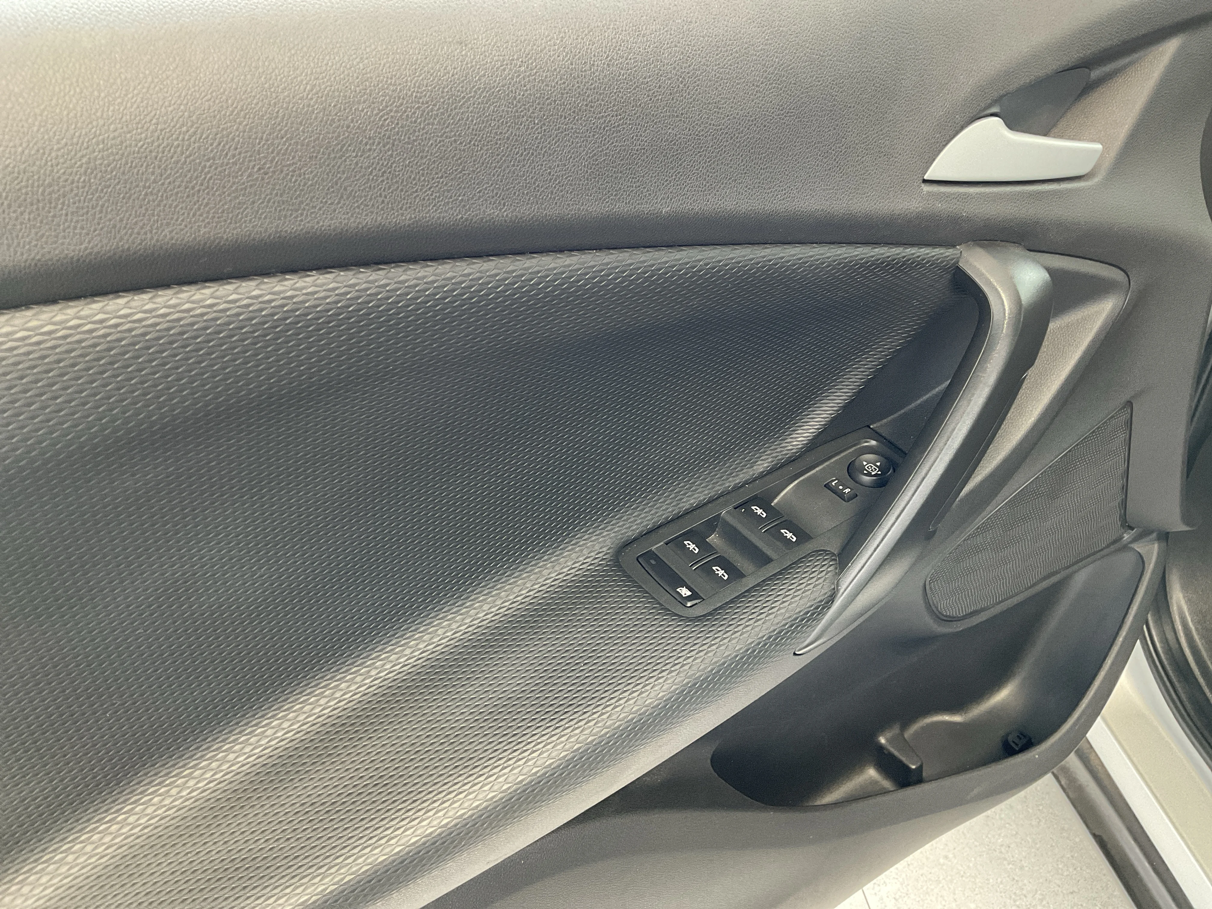 Interior 5