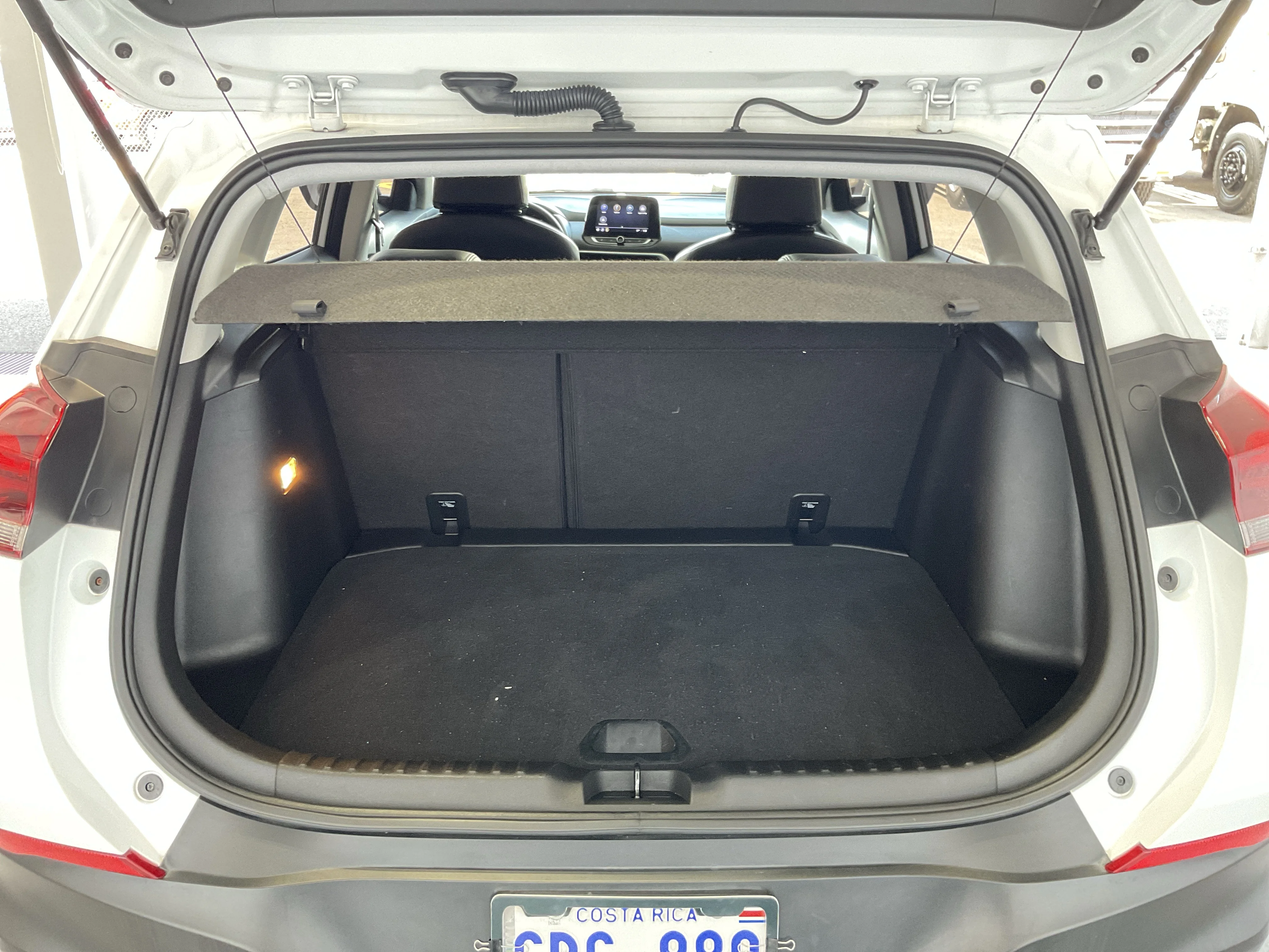 Interior 4