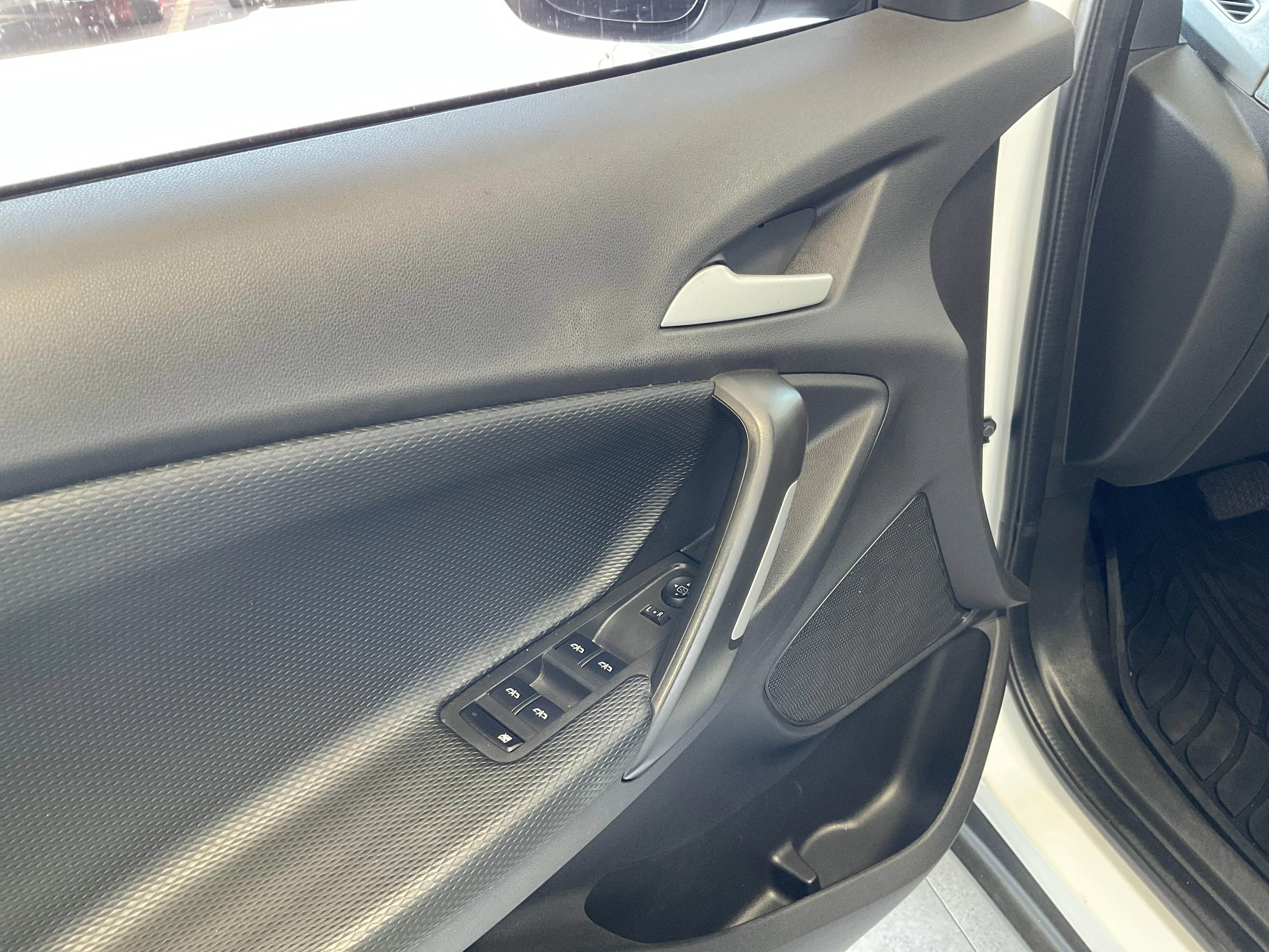 Interior 5