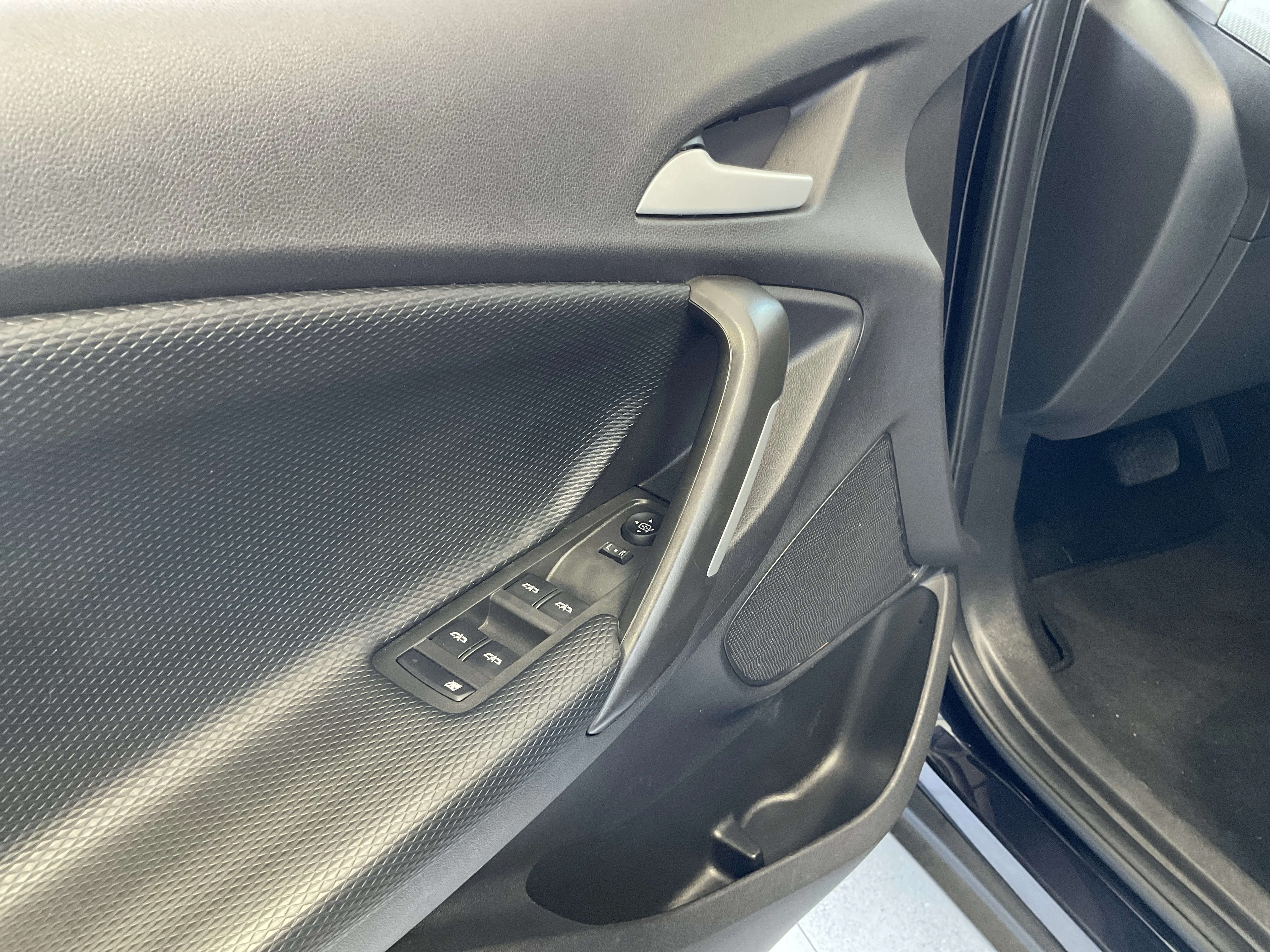 Interior 5