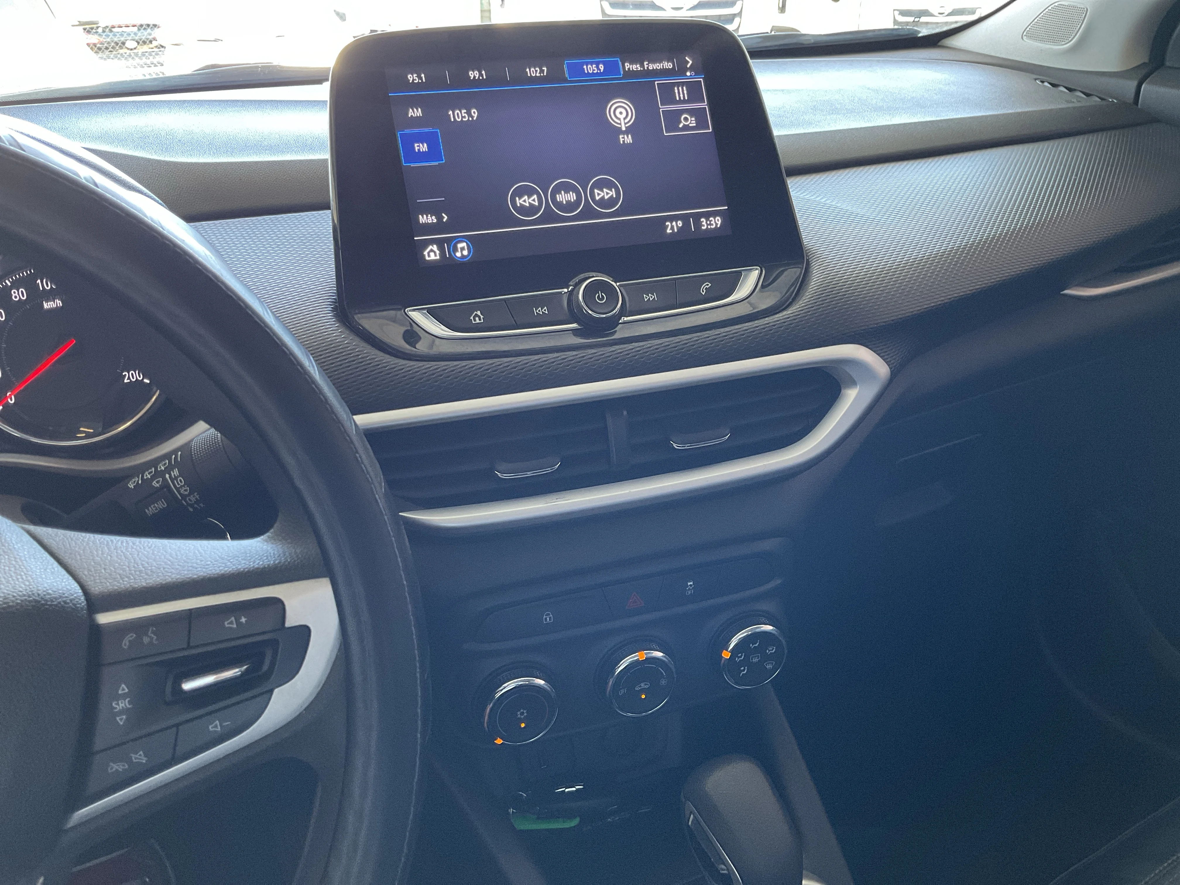 Interior 8