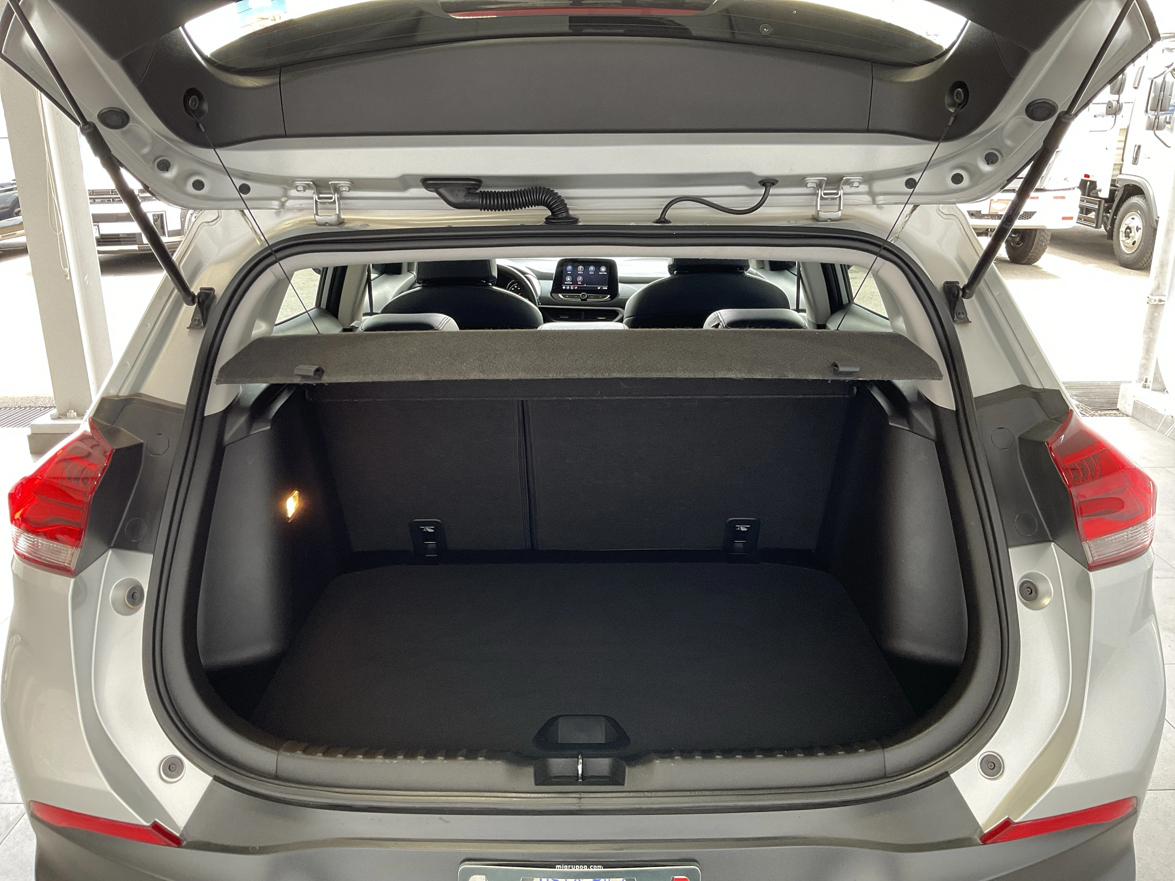 Interior 4