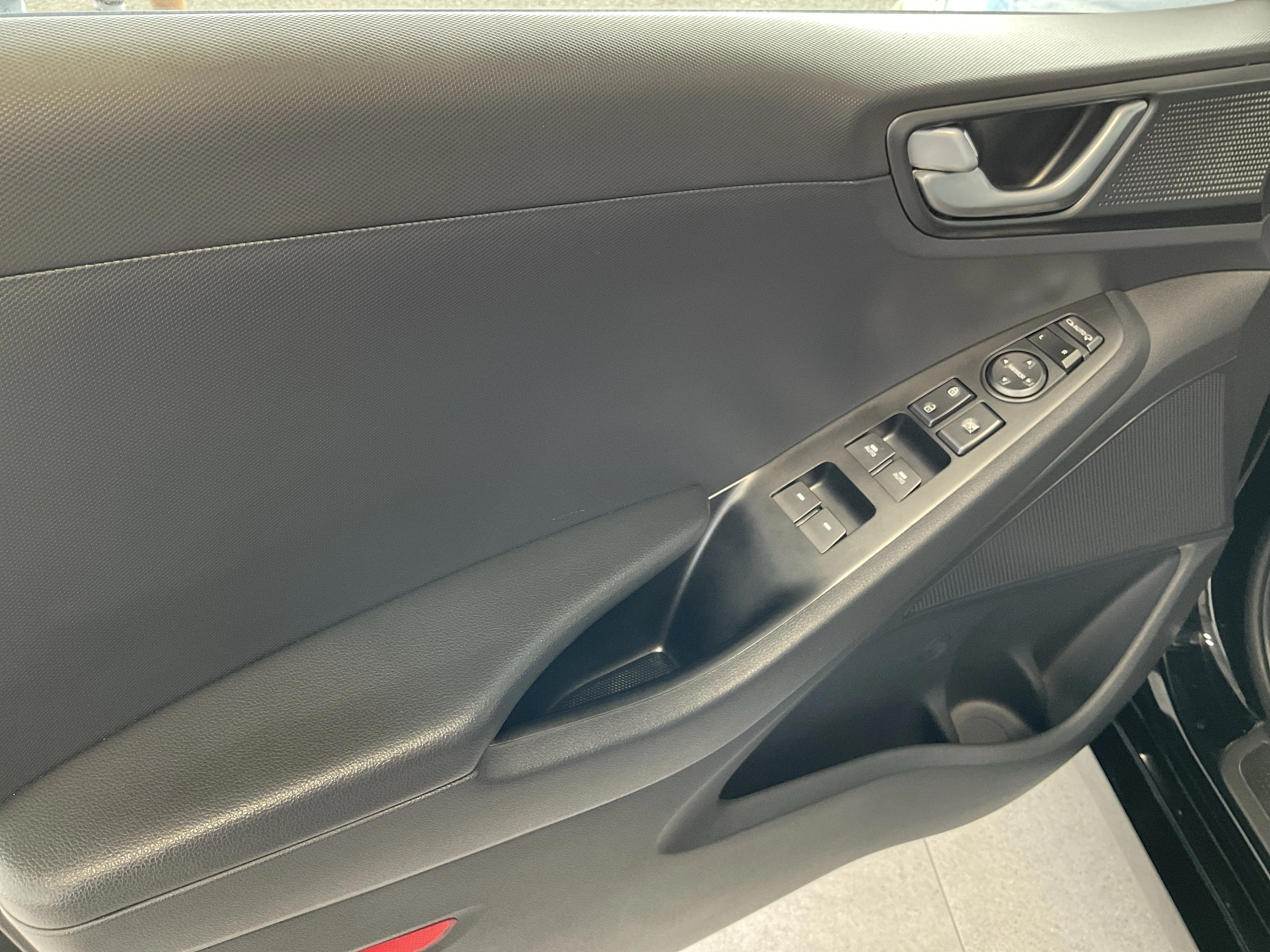 Interior 4