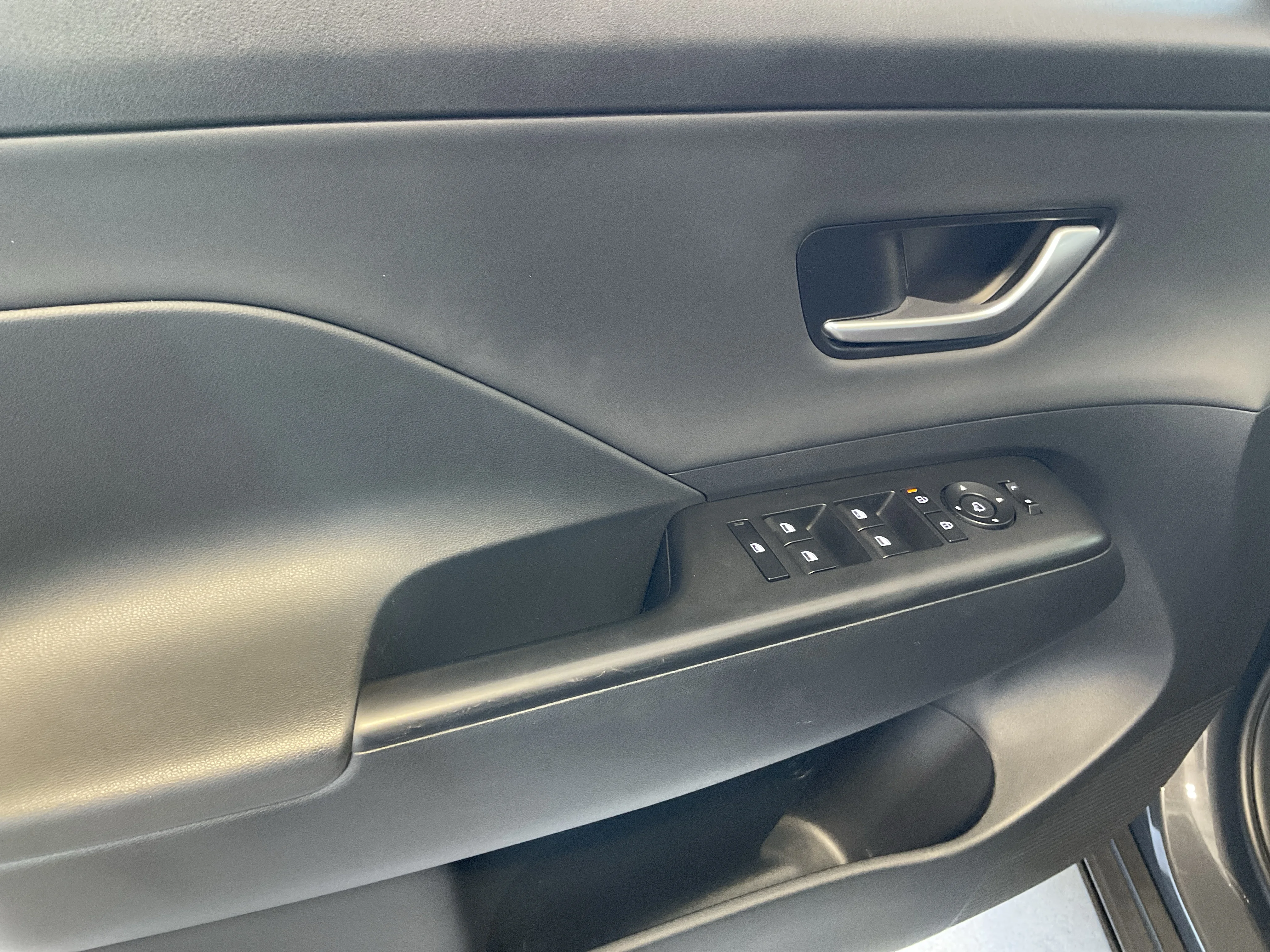 Interior 5