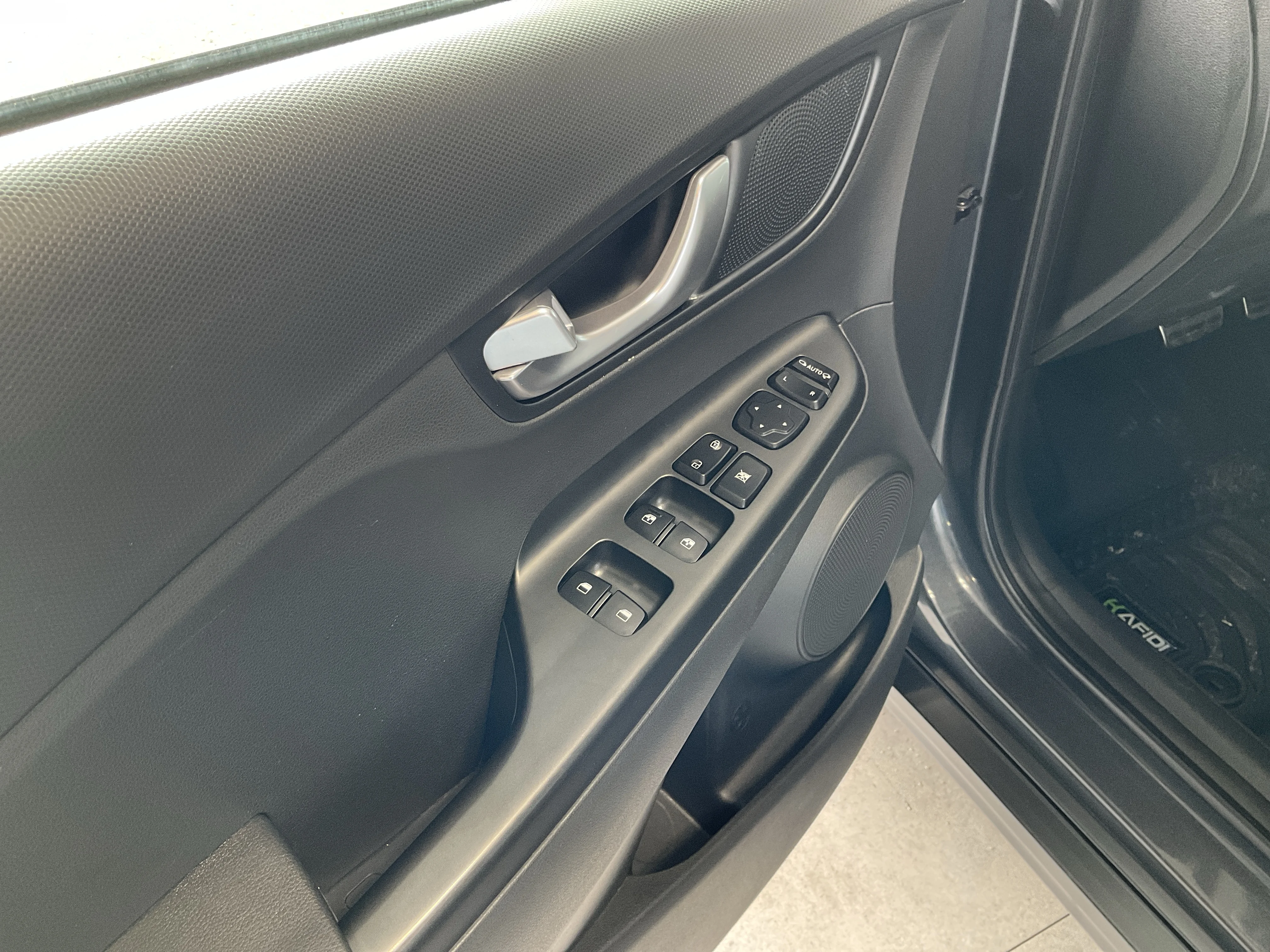 Interior 5