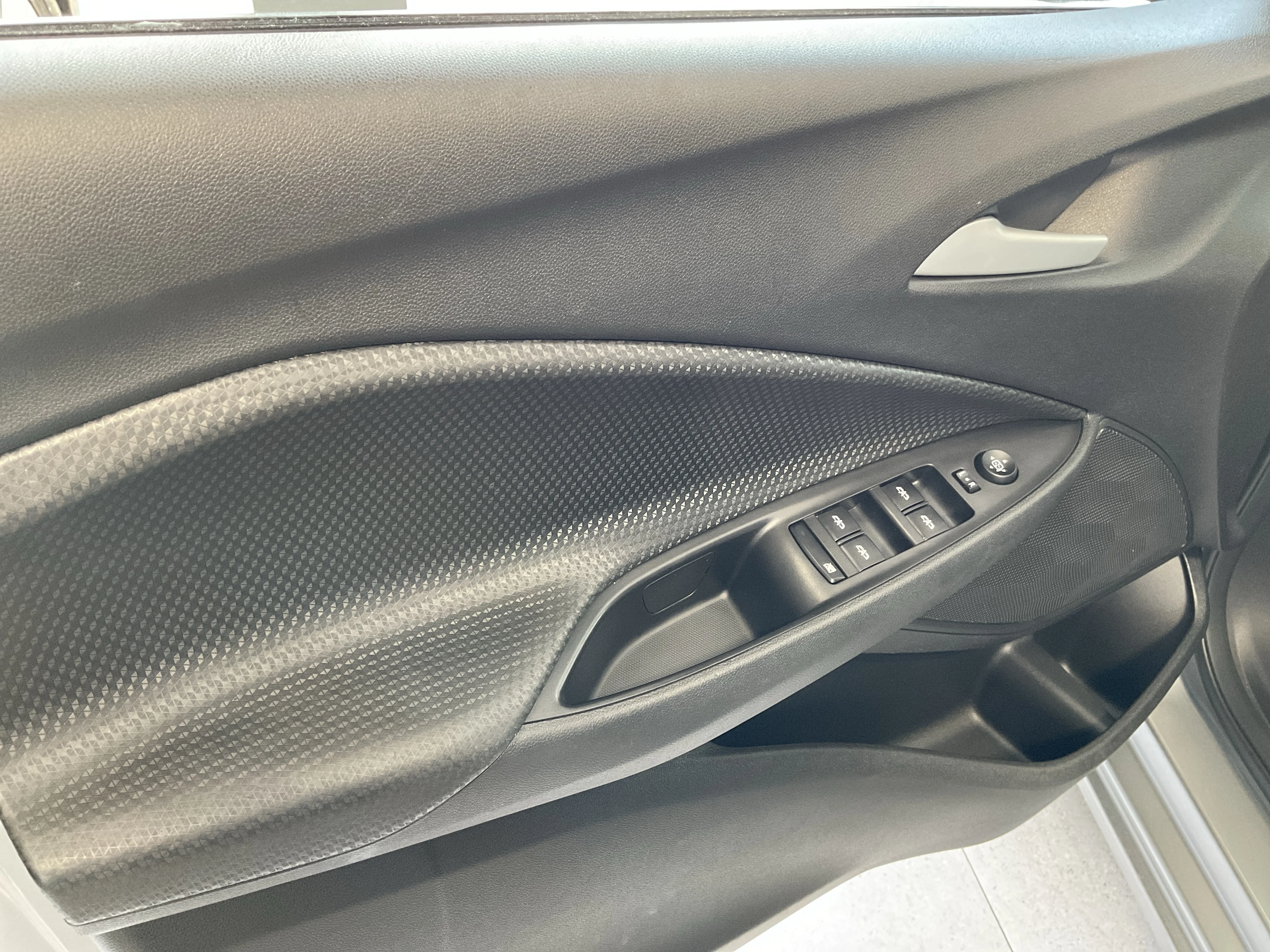 Interior 5