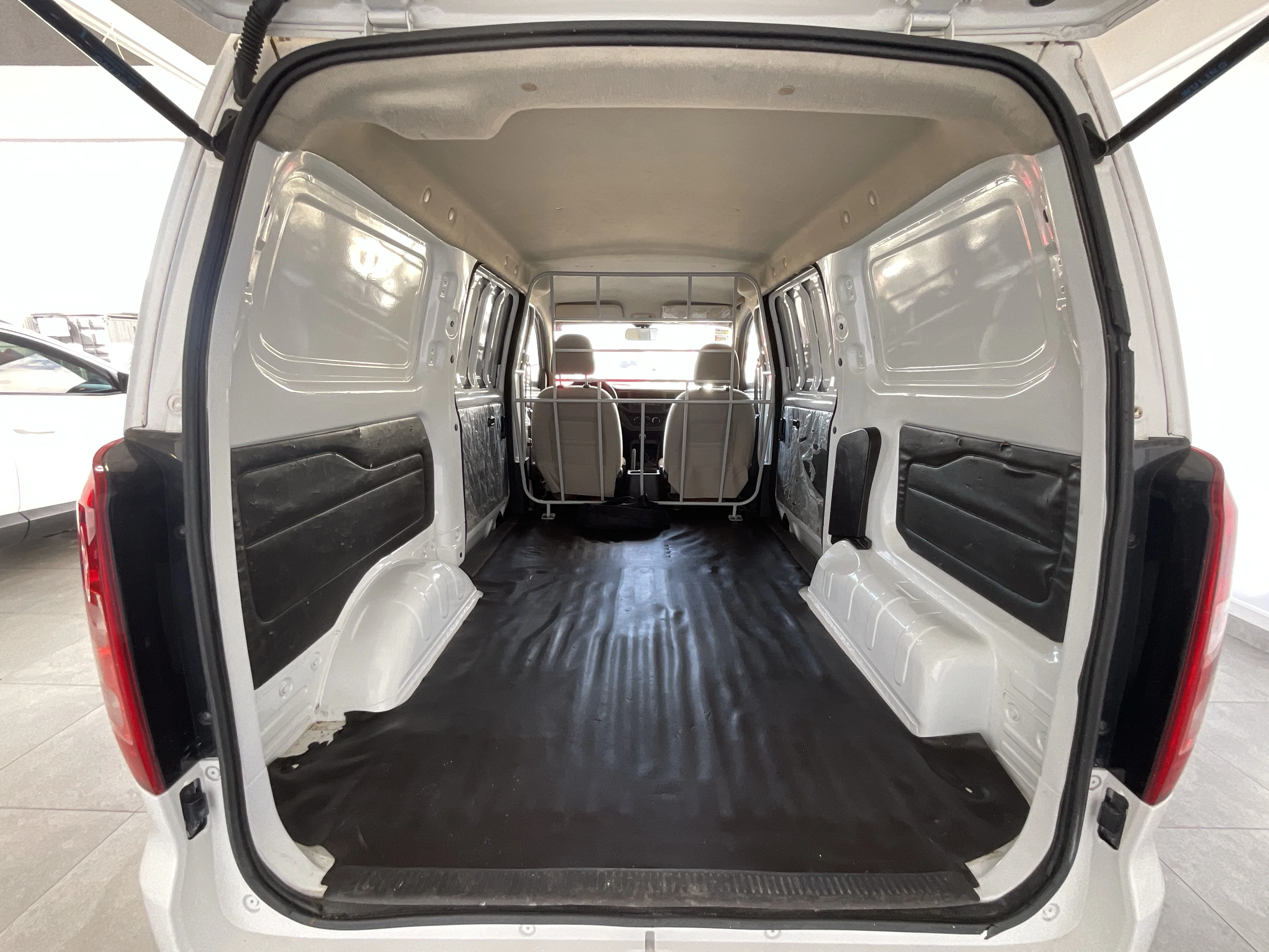 Interior 4