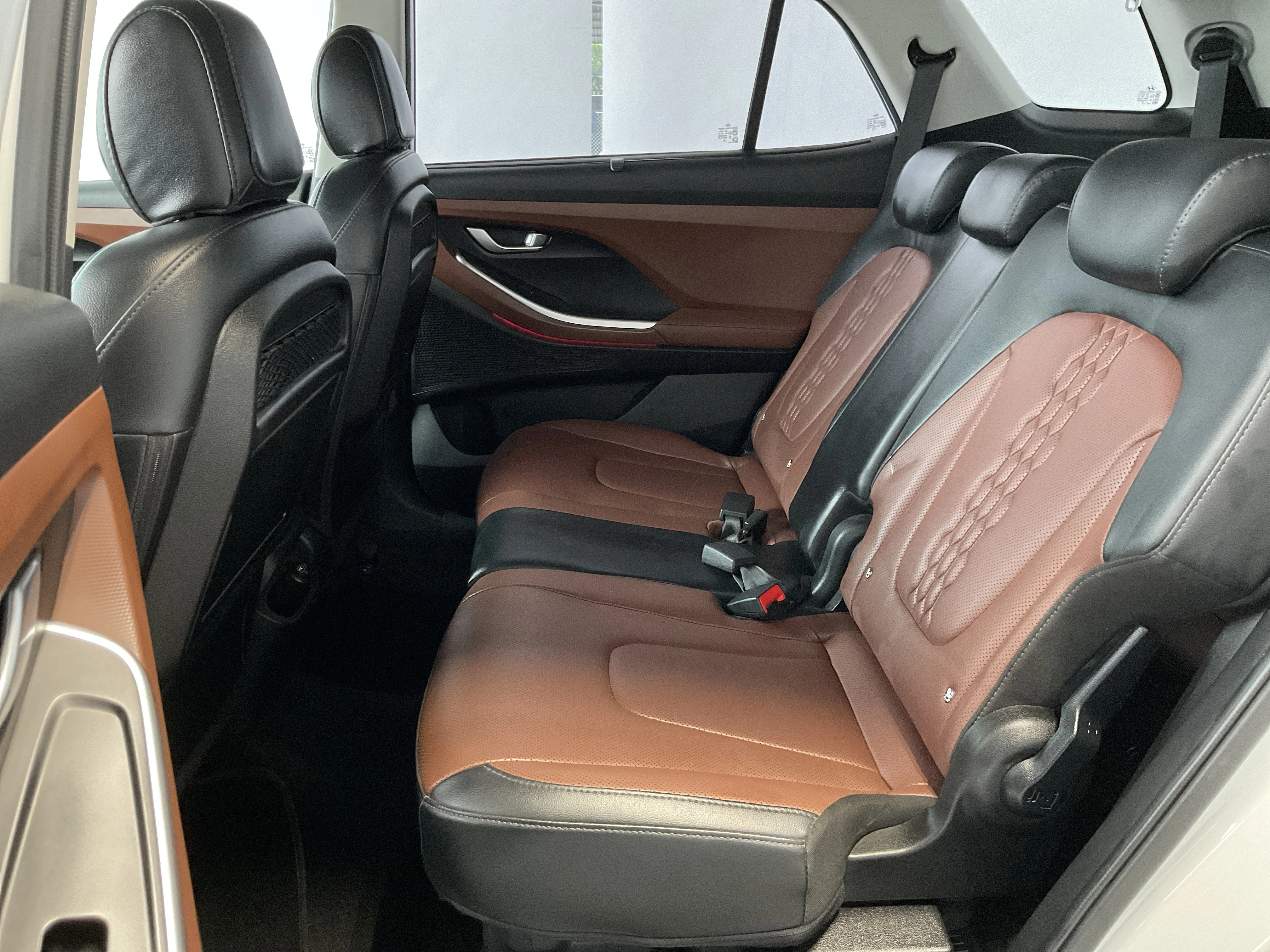Interior 4
