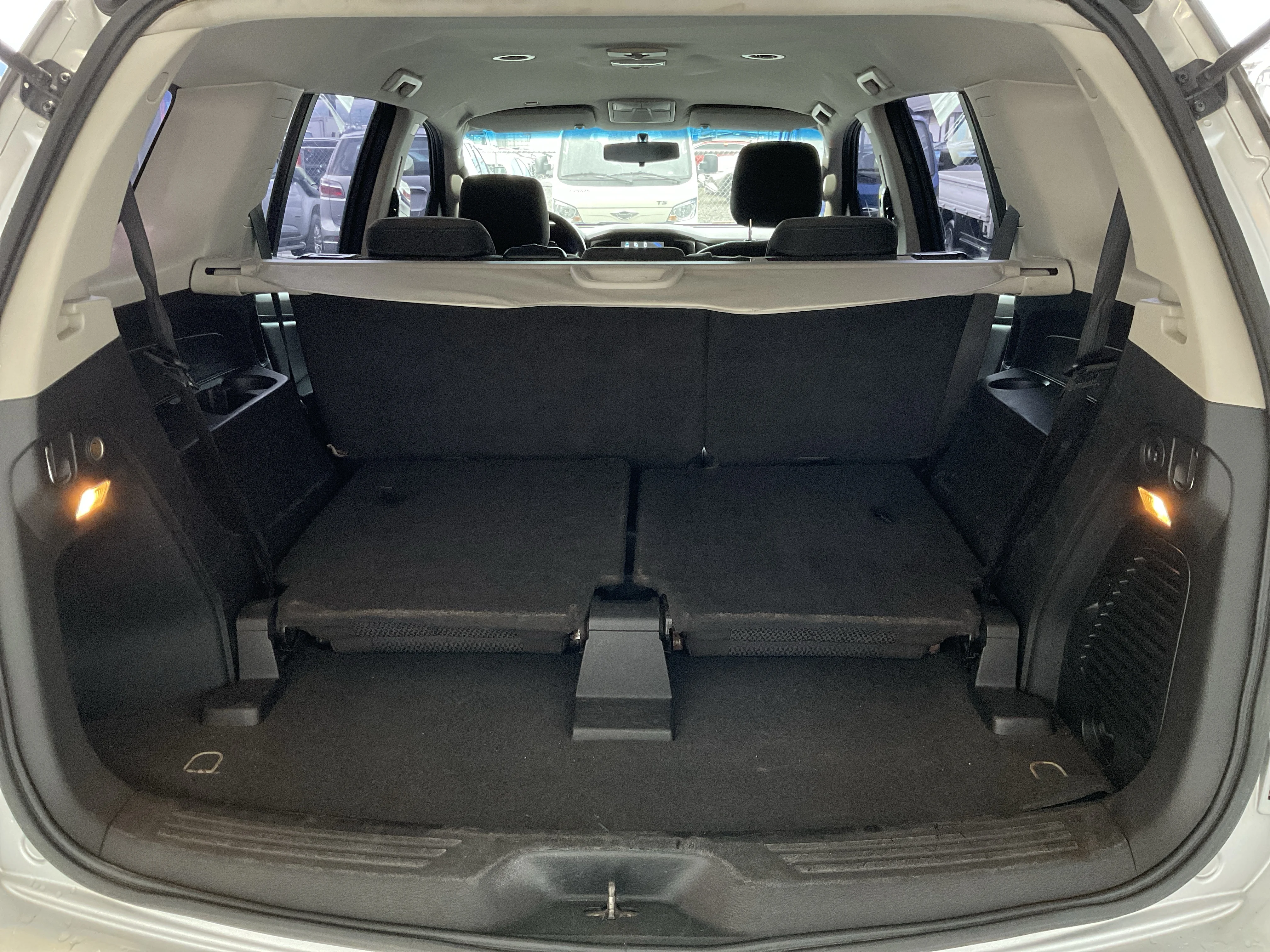 Interior 5
