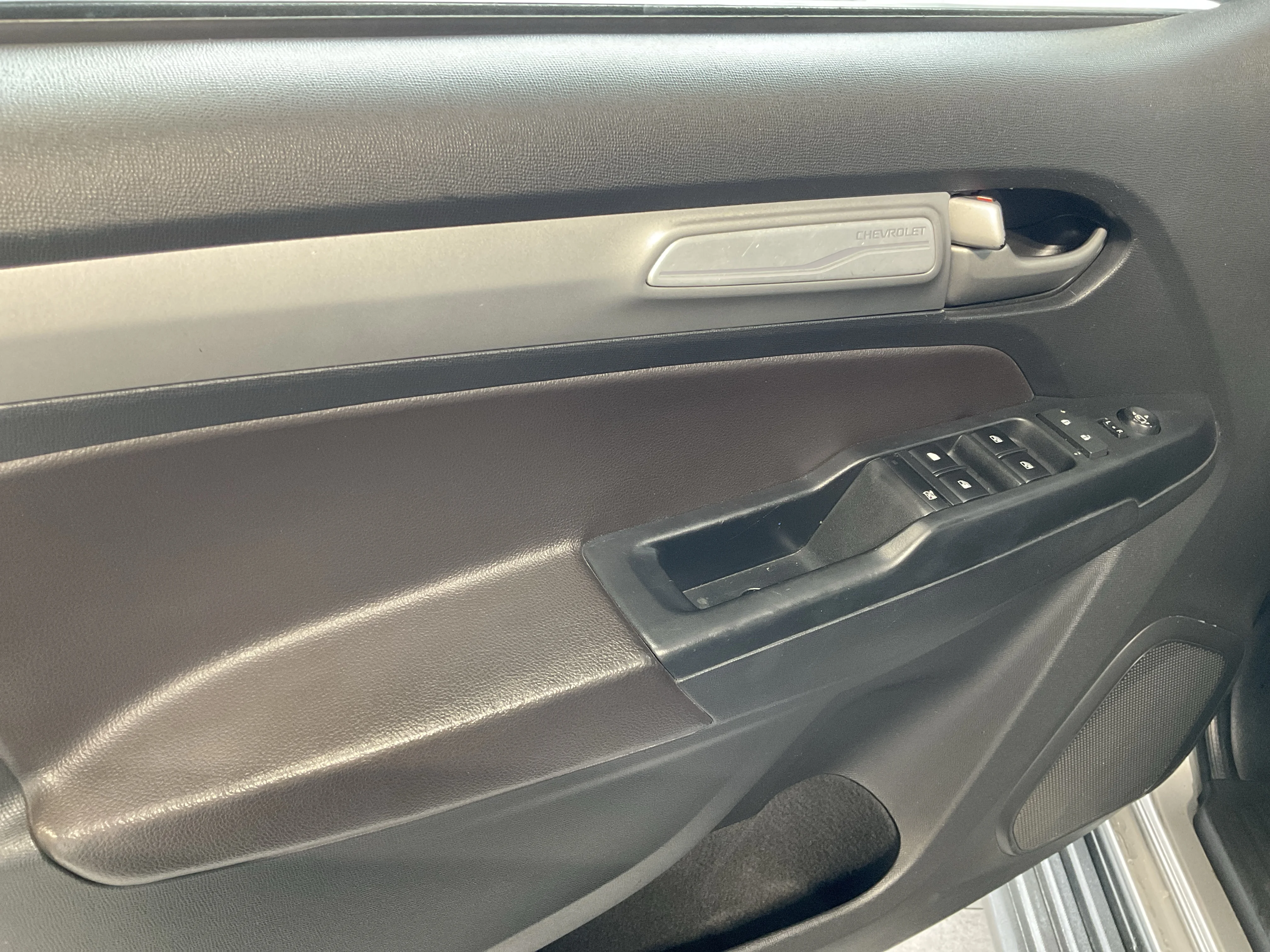 Interior 6