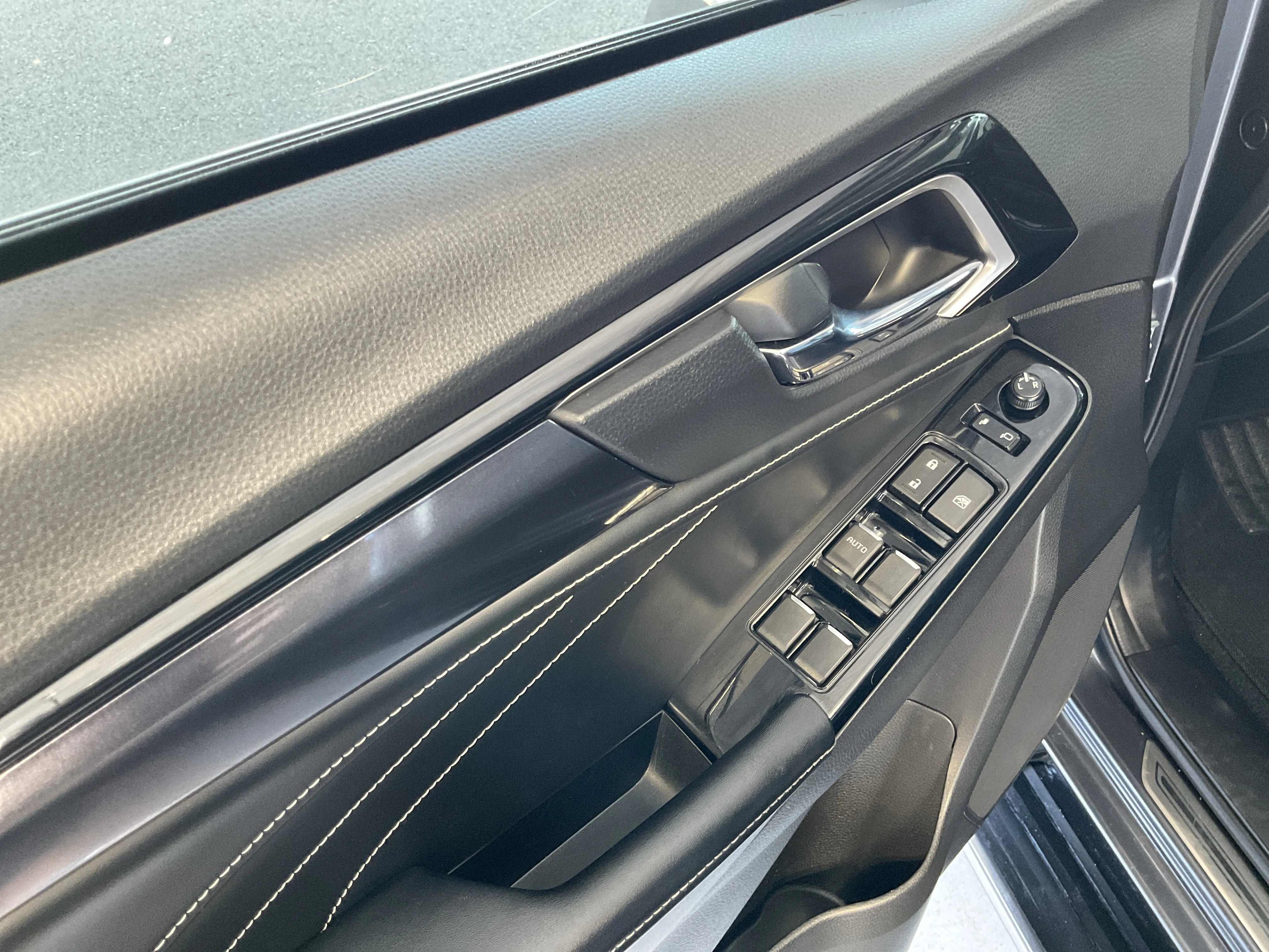 Interior 6