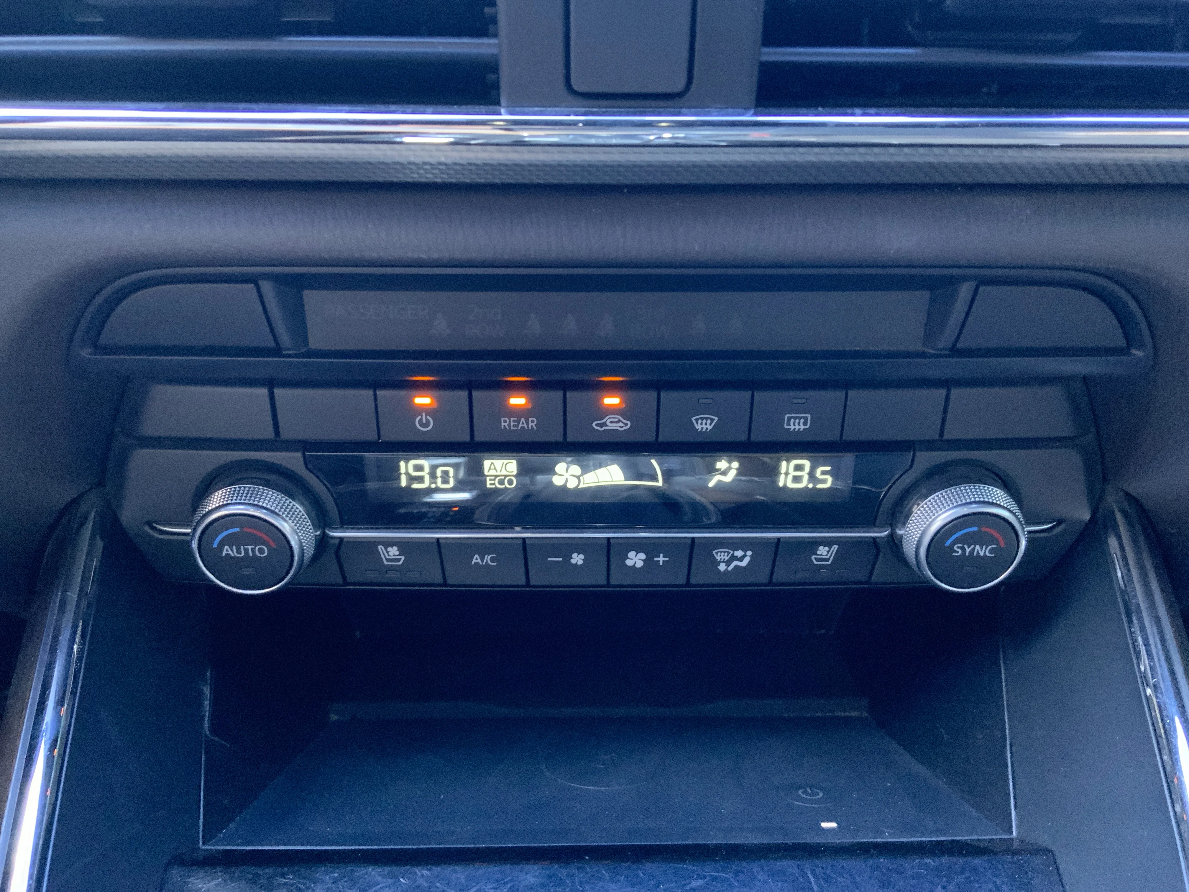 Interior 9