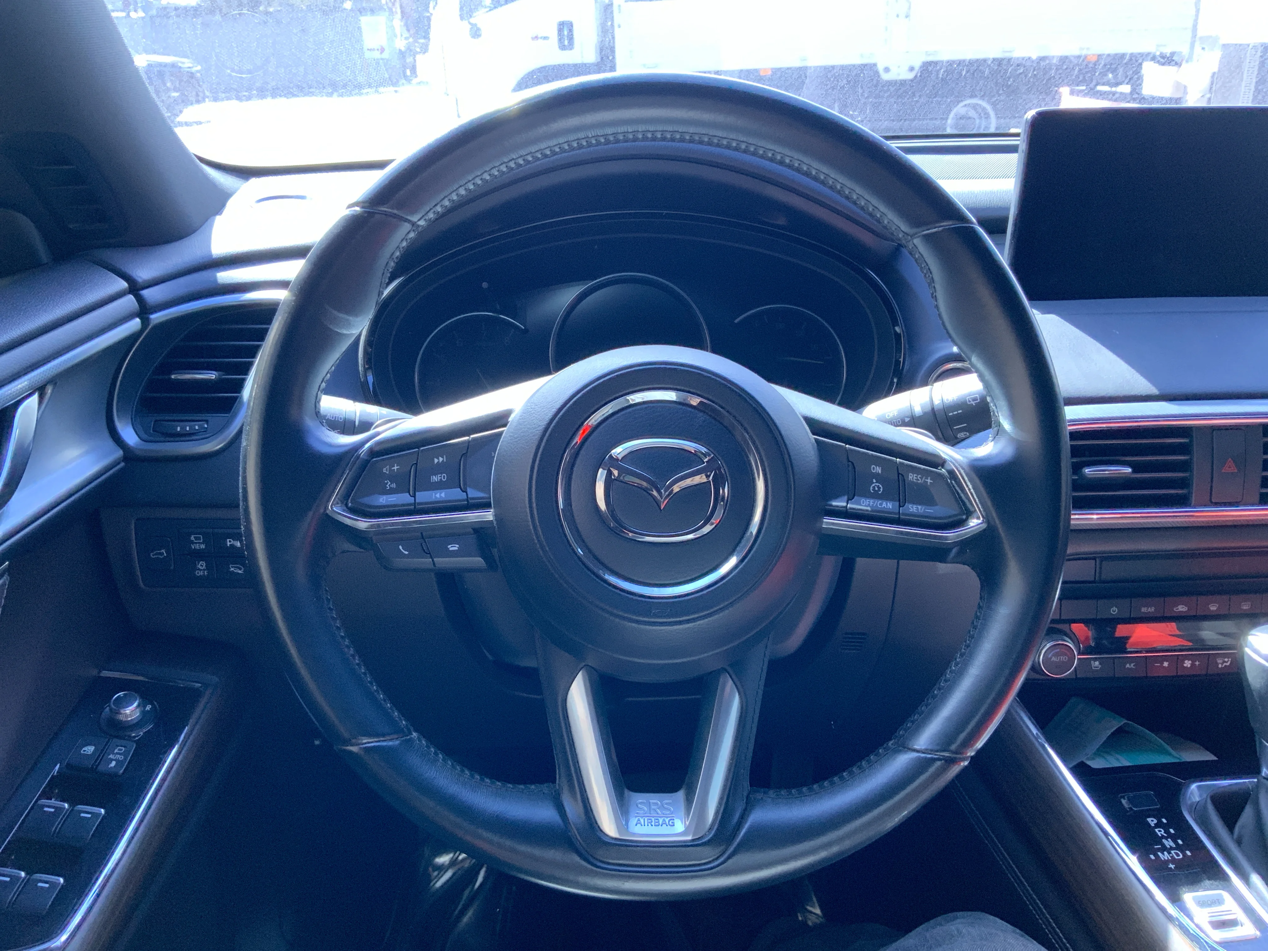 Interior 19