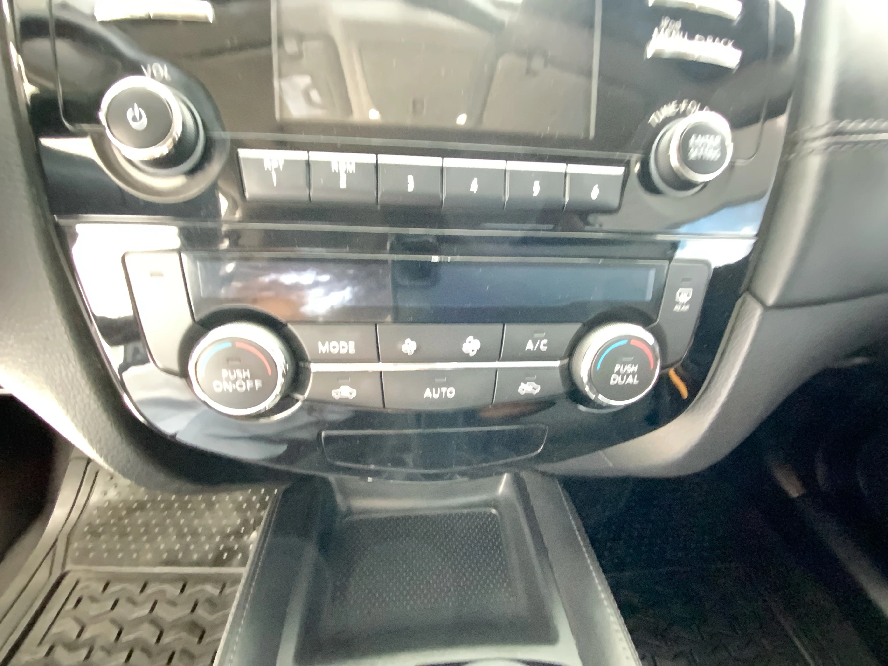 Interior 9