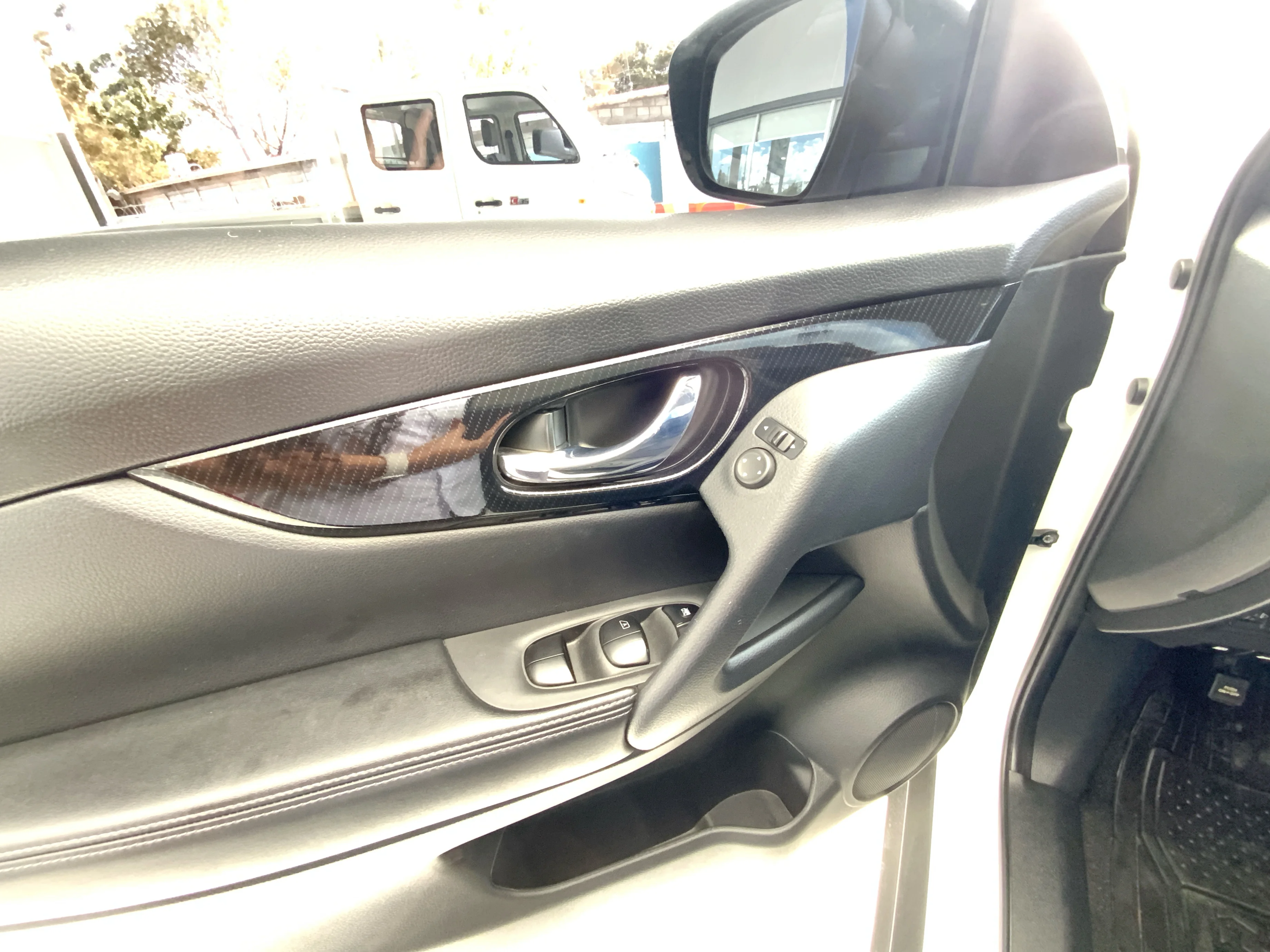 Interior 10